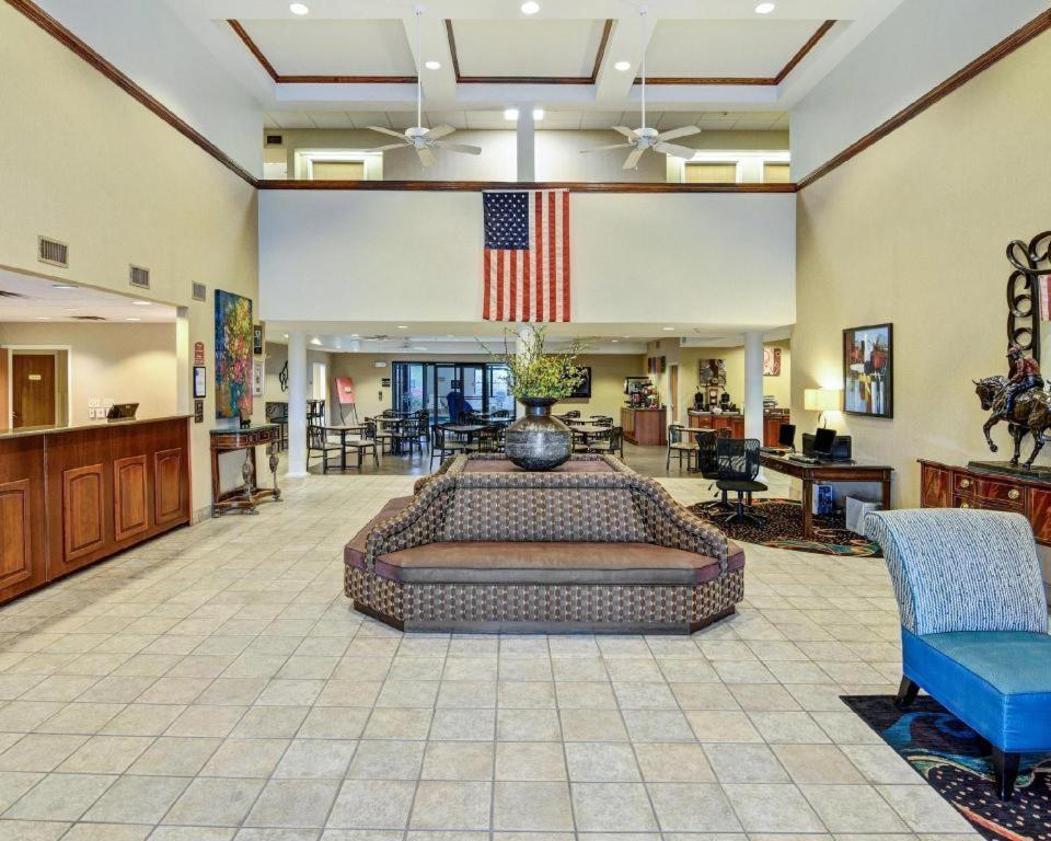 Comfort Inn & Suites Hot Springs Central Buitenkant foto